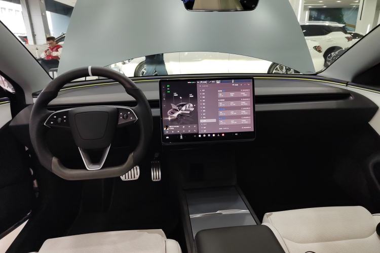 Used Tesla Model 3 2024 High-Performance All-Wheel-Drive Version Center Console