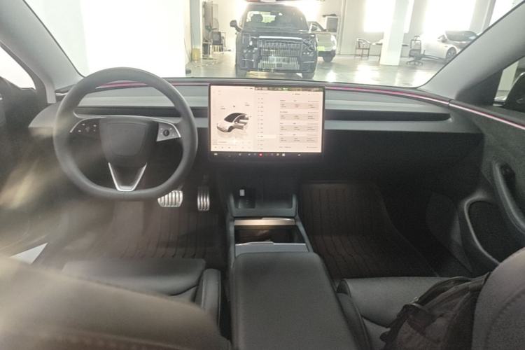 Used Tesla Model 3 2024 High-Performance All-Wheel-Drive Version Center Console