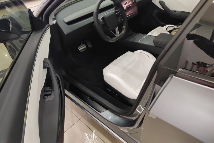 Used Tesla Model 3 2024 High-Performance All-Wheel-Drive Version Driver Seat