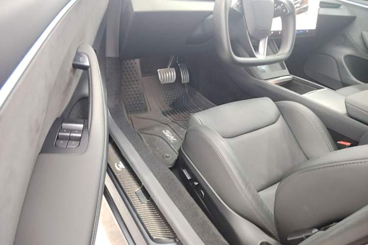 Used Tesla Model 3 2024 High-Performance All-Wheel-Drive Version Driver Seat