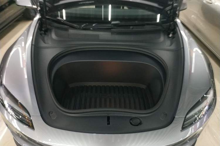 Used Tesla Model 3 2024 High-Performance All-Wheel-Drive Version Engine Bay