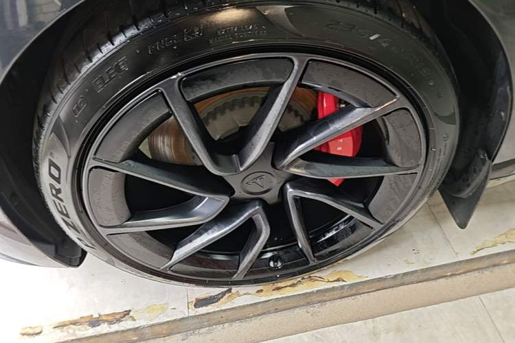 Used Tesla Model 3 2024 High-Performance All-Wheel-Drive Version Exterior 4