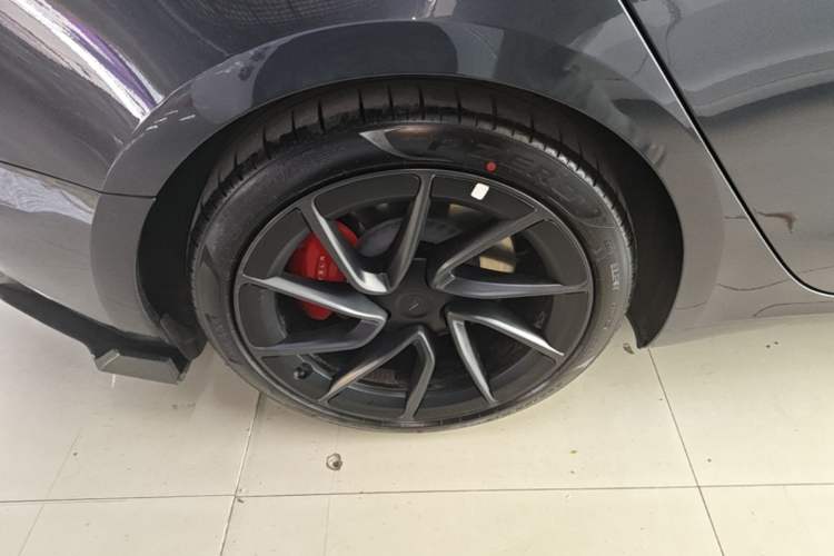 Used Tesla Model 3 2024 High-Performance All-Wheel-Drive Version Exterior 5