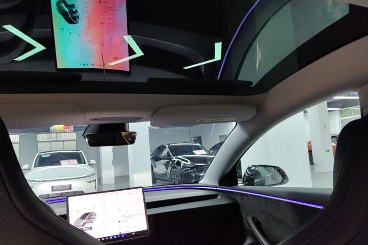 Used Tesla Model 3 2024 High-Performance All-Wheel-Drive Version Headliner