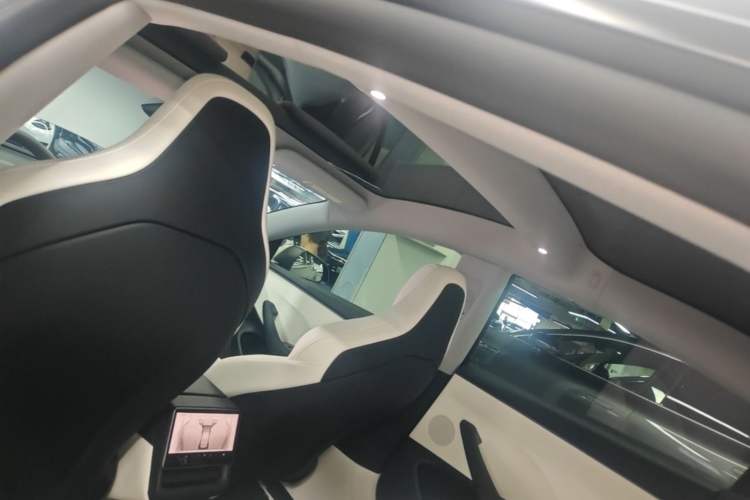 Used Tesla Model 3 2024 High-Performance All-Wheel-Drive Version Headliner