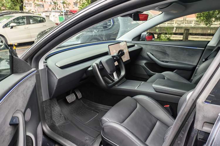 Used Tesla Model 3 2024 High-Performance All-Wheel-Drive Version Interior 1