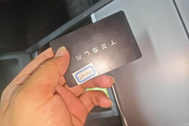 Used Tesla Model 3 2024 High-Performance All-Wheel-Drive Version Interior 1