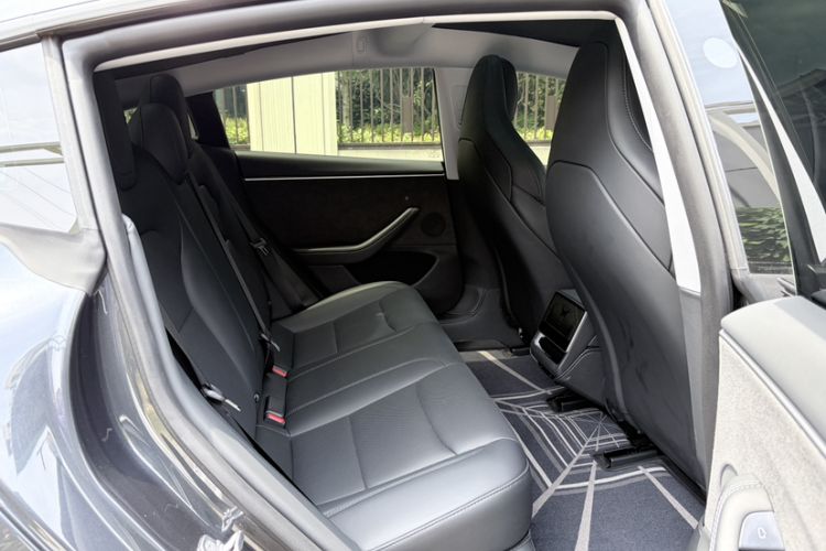 Used Tesla Model 3 2024 High-Performance All-Wheel-Drive Version Interior 5