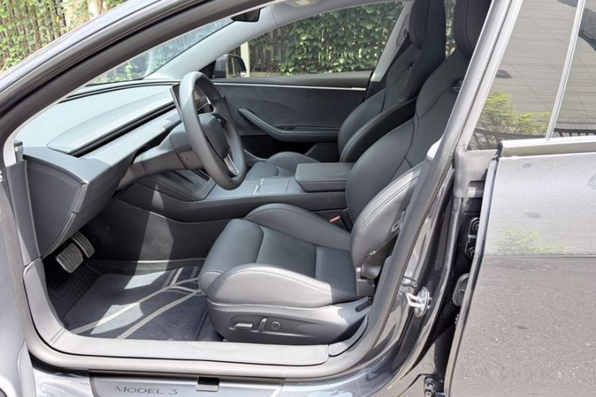 Used Tesla Model 3 2024 High-Performance All-Wheel-Drive Version Interior 6