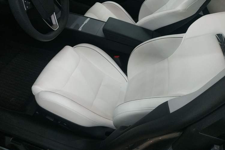 Used Tesla Model 3 2024 High-Performance All-Wheel-Drive Version Left Front Seat