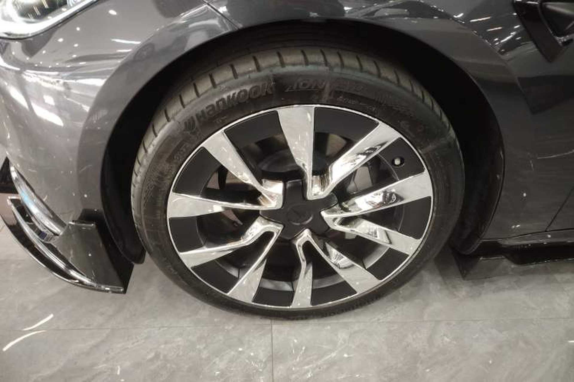 Used Tesla Model 3 2024 High-Performance All-Wheel-Drive Version Left Front Wheel Hub