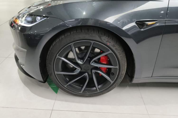 Used Tesla Model 3 2024 High-Performance All-Wheel-Drive Version Left Front Wheel Hub