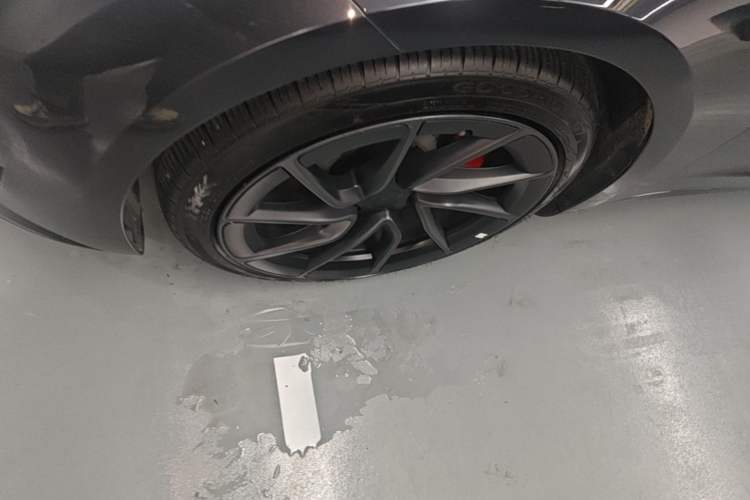 Used Tesla Model 3 2024 High-Performance All-Wheel-Drive Version Left Front Wheel Hub