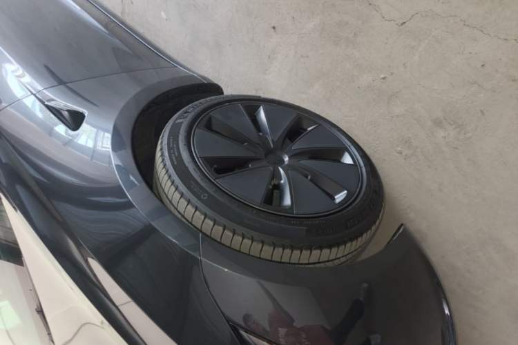 Used Tesla Model 3 2024 High-Performance All-Wheel-Drive Version Left Front Wheel Hub