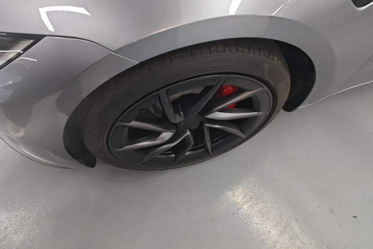Used Tesla Model 3 2024 High-Performance All-Wheel-Drive Version Left Front Wheel Hub