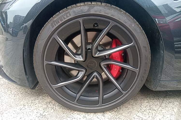 Used Tesla Model 3 2024 High-Performance All-Wheel-Drive Version Left Front Wheel Hub
