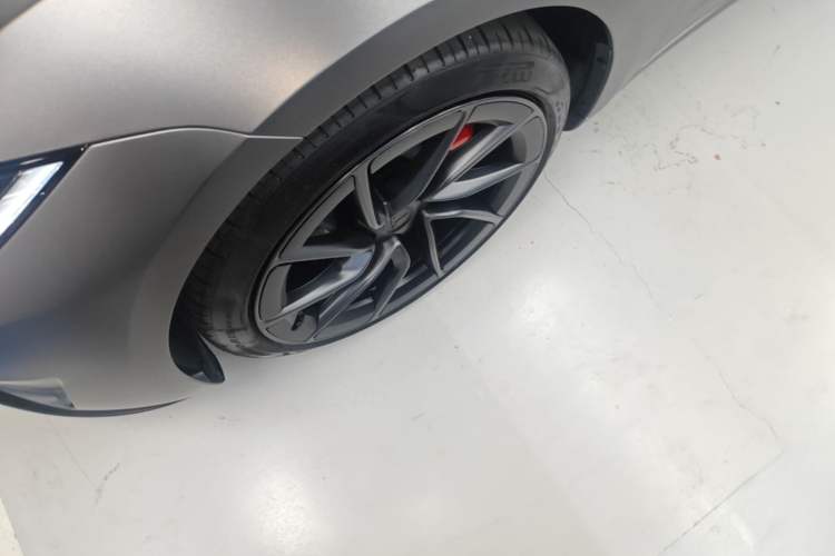 Used Tesla Model 3 2024 High-Performance All-Wheel-Drive Version Left Front Wheel Hub