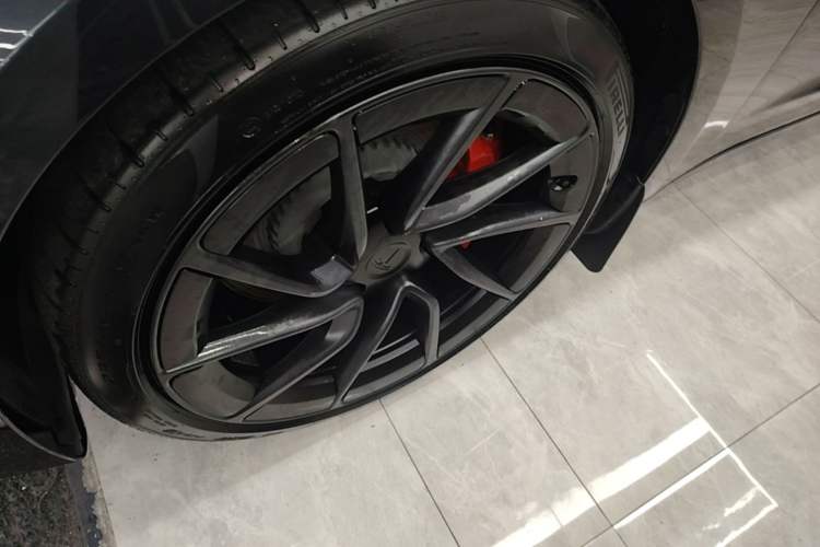 Used Tesla Model 3 2024 High-Performance All-Wheel-Drive Version Left Front Wheel Hub