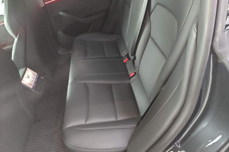 Used Tesla Model 3 2024 High-Performance All-Wheel-Drive Version Left Rear Seat