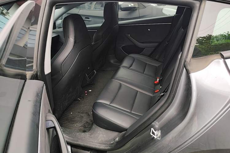 Used Tesla Model 3 2024 High-Performance All-Wheel-Drive Version Left Rear Seat