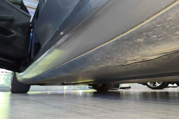 Used Tesla Model 3 2024 High-Performance All-Wheel-Drive Version Left Side Sill