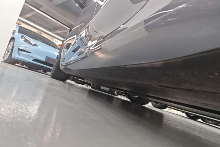 Used Tesla Model 3 2024 High-Performance All-Wheel-Drive Version Left Side Sill