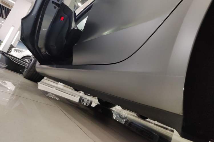 Used Tesla Model 3 2024 High-Performance All-Wheel-Drive Version Left Side Sill