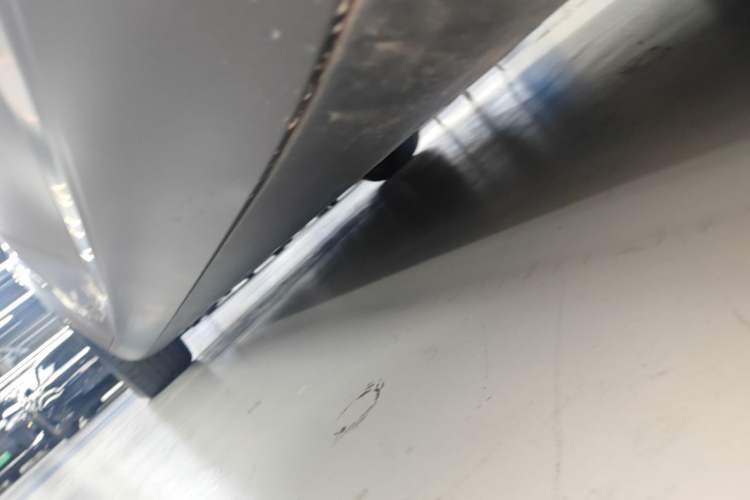Used Tesla Model 3 2024 High-Performance All-Wheel-Drive Version Left Side Sill