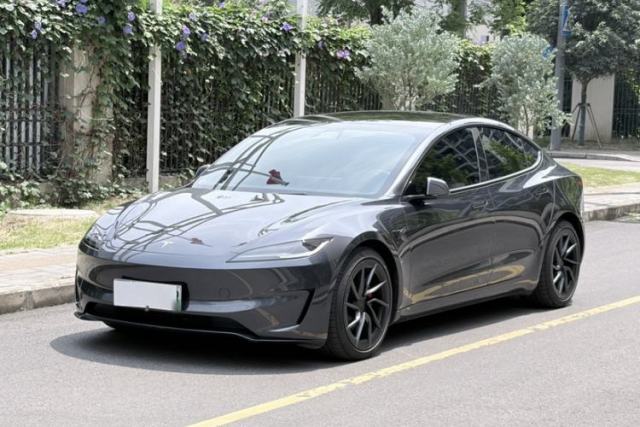 Used Tesla Model 3 2024 High-Performance All-Wheel-Drive Version
