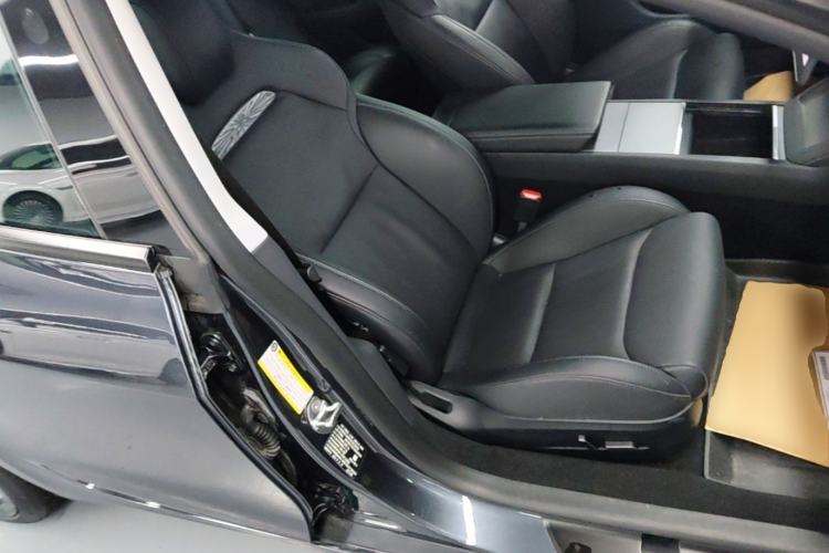 Used Tesla Model 3 2024 High-Performance All-Wheel-Drive Version Right Front Seat