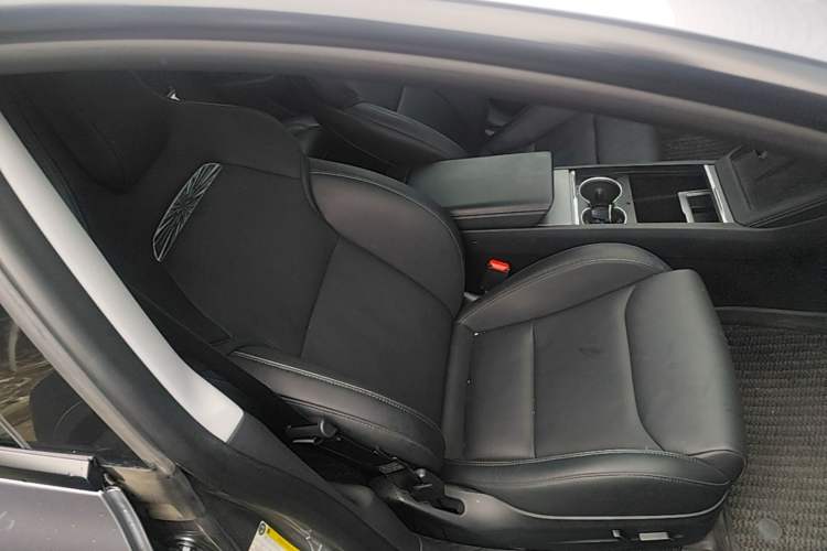 Used Tesla Model 3 2024 High-Performance All-Wheel-Drive Version Right Front Seat