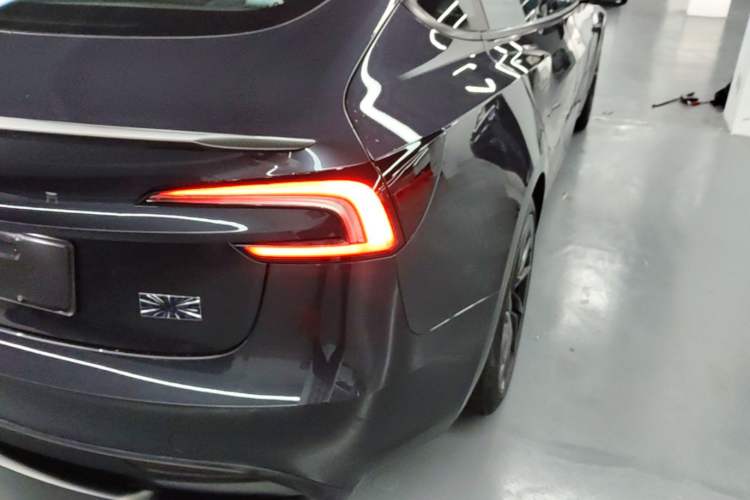 Used Tesla Model 3 2024 High-Performance All-Wheel-Drive Version Right Rear Taillight