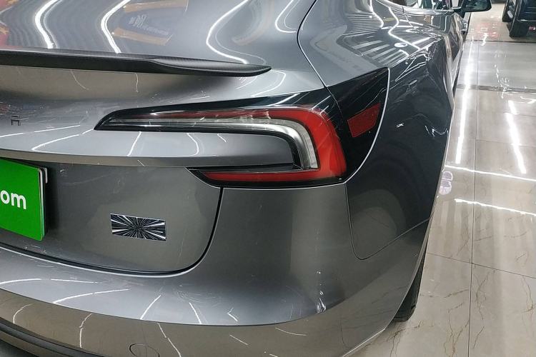 Used Tesla Model 3 2024 High-Performance All-Wheel-Drive Version Right Rear Taillight