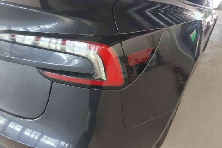 Used Tesla Model 3 2024 High-Performance All-Wheel-Drive Version Right Rear Taillight