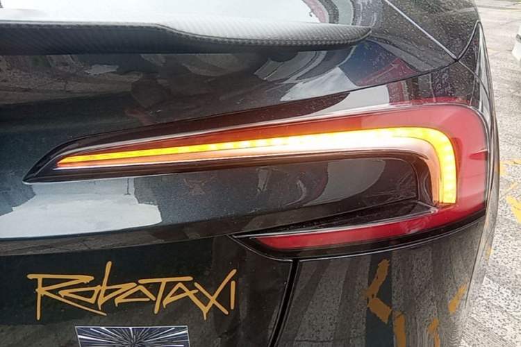 Used Tesla Model 3 2024 High-Performance All-Wheel-Drive Version Right Rear Taillight