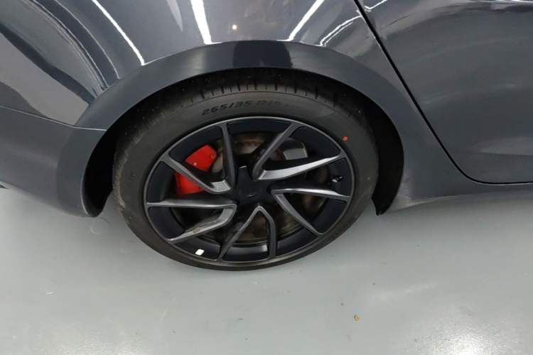 Used Tesla Model 3 2024 High-Performance All-Wheel-Drive Version Right Rear Wheel Hub