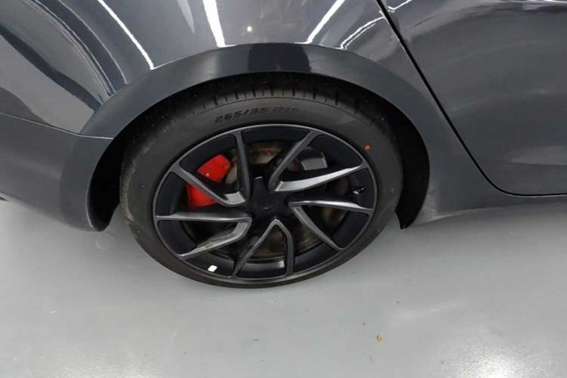 Used Tesla Model 3 2024 High-Performance All-Wheel-Drive Version Right Rear Wheel Hub