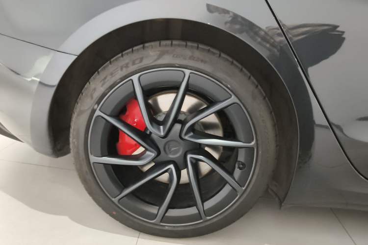 Used Tesla Model 3 2024 High-Performance All-Wheel-Drive Version Right Rear Wheel Hub