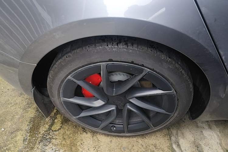 Used Tesla Model 3 2024 High-Performance All-Wheel-Drive Version Right Rear Wheel Hub
