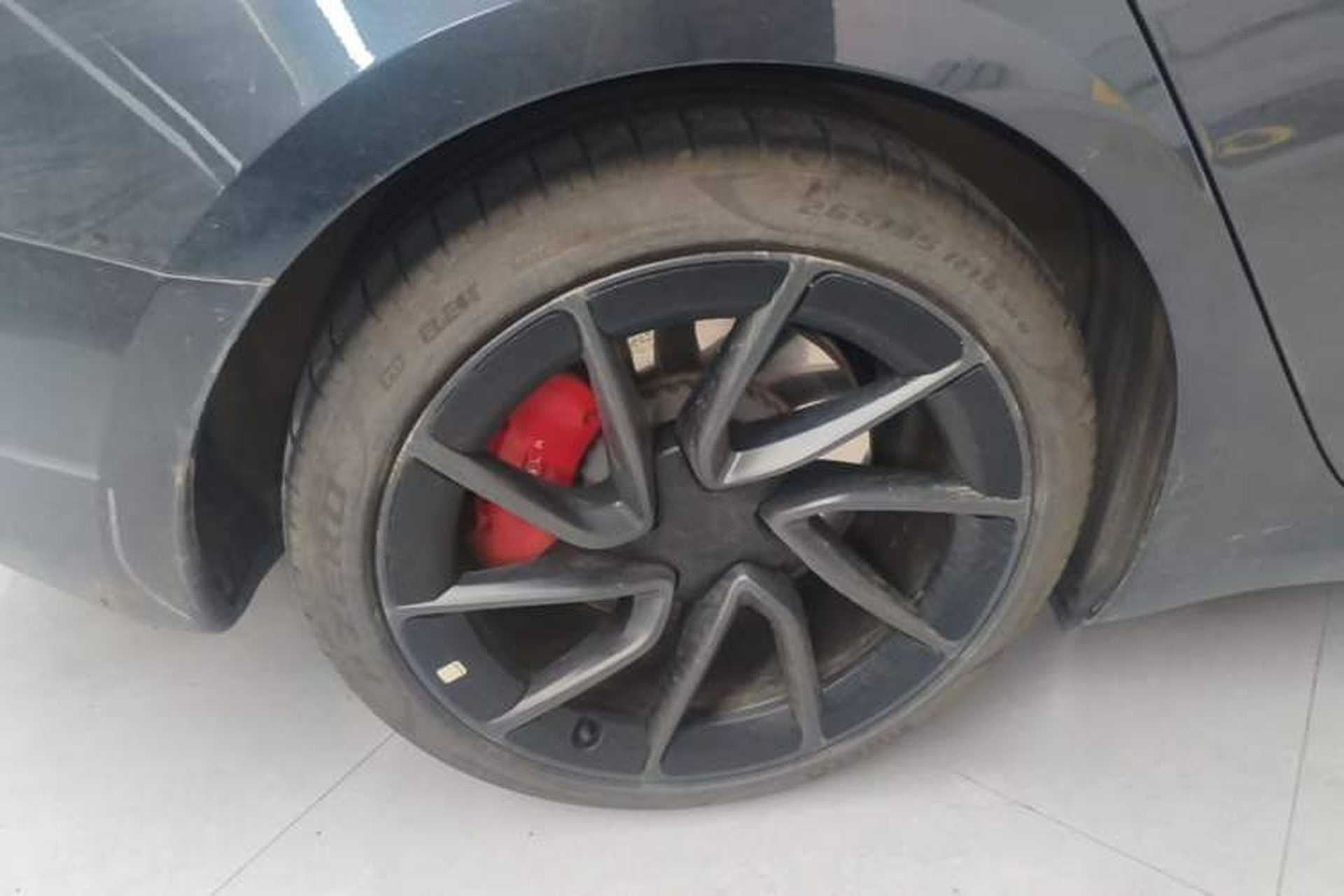 Used Tesla Model 3 2024 High-Performance All-Wheel-Drive Version Right Rear Wheel Hub