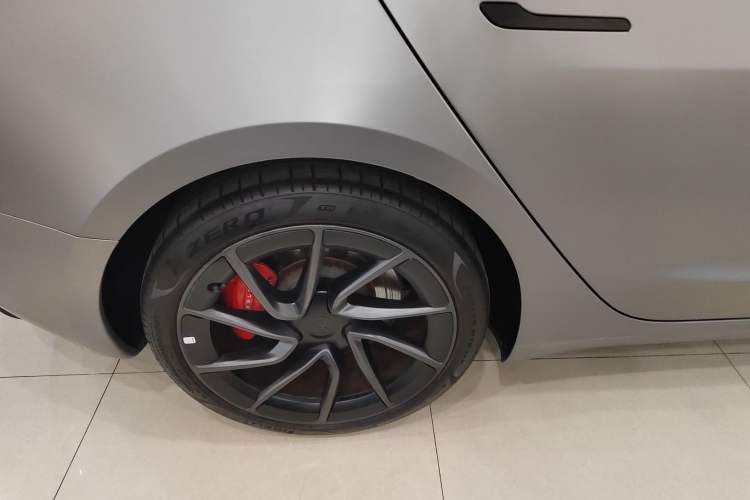 Used Tesla Model 3 2024 High-Performance All-Wheel-Drive Version Right Rear Wheel Hub