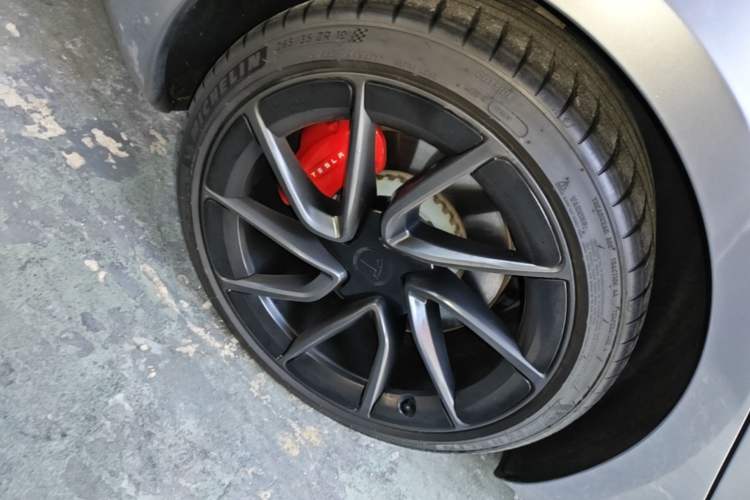Used Tesla Model 3 2024 High-Performance All-Wheel-Drive Version Right Rear Wheel Hub