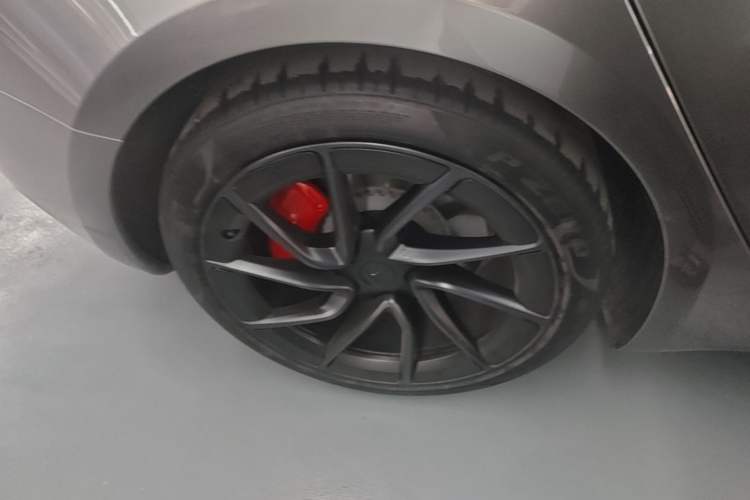 Used Tesla Model 3 2024 High-Performance All-Wheel-Drive Version Right Rear Wheel Hub