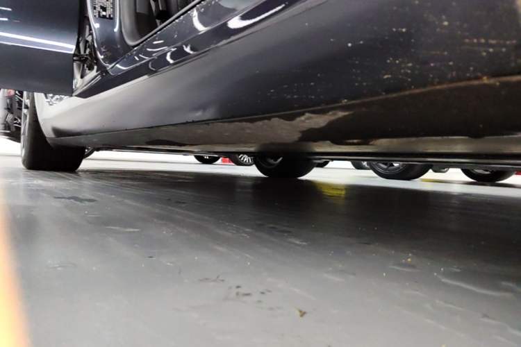 Used Tesla Model 3 2024 High-Performance All-Wheel-Drive Version Right Side Sill