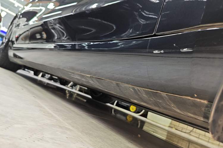 Used Tesla Model 3 2024 High-Performance All-Wheel-Drive Version Right Side Sill
