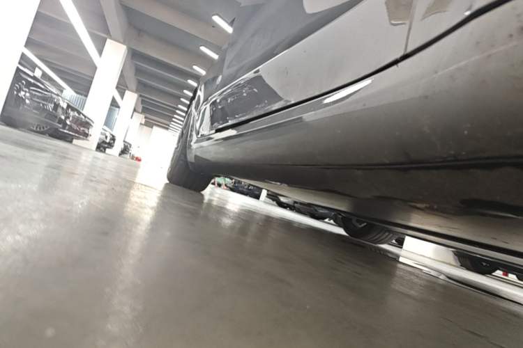 Used Tesla Model 3 2024 High-Performance All-Wheel-Drive Version Right Side Sill