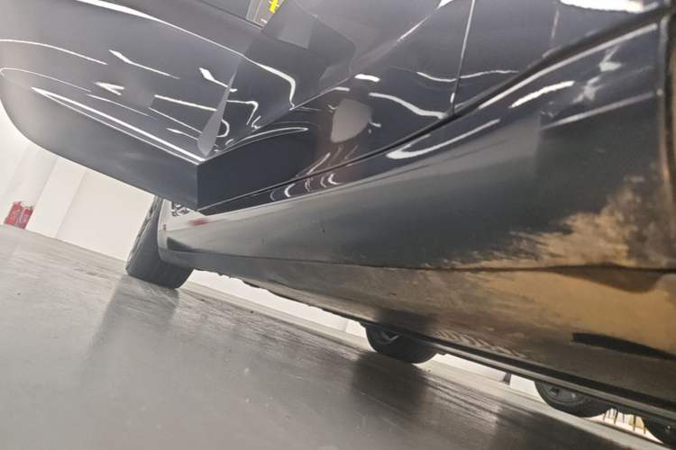Used Tesla Model 3 2024 High-Performance All-Wheel-Drive Version Right Side Sill
