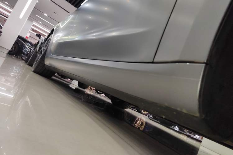 Used Tesla Model 3 2024 High-Performance All-Wheel-Drive Version Right Side Sill