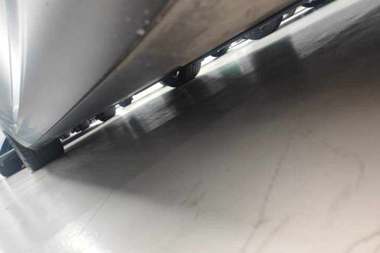 Used Tesla Model 3 2024 High-Performance All-Wheel-Drive Version Right Side Sill