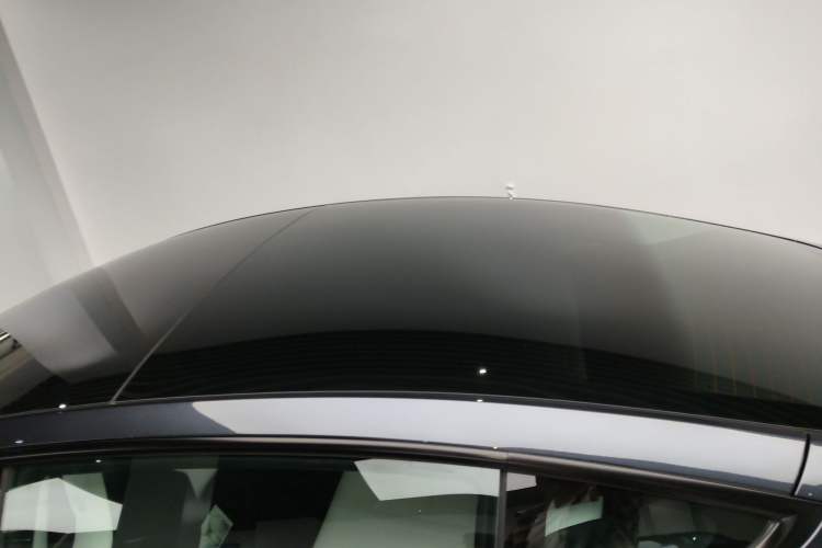 Used Tesla Model 3 2024 High-Performance All-Wheel-Drive Version Roof